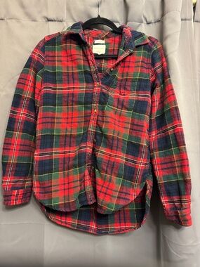 American Eagle Outfitters Red and Green Plaid Button-Down Shirt